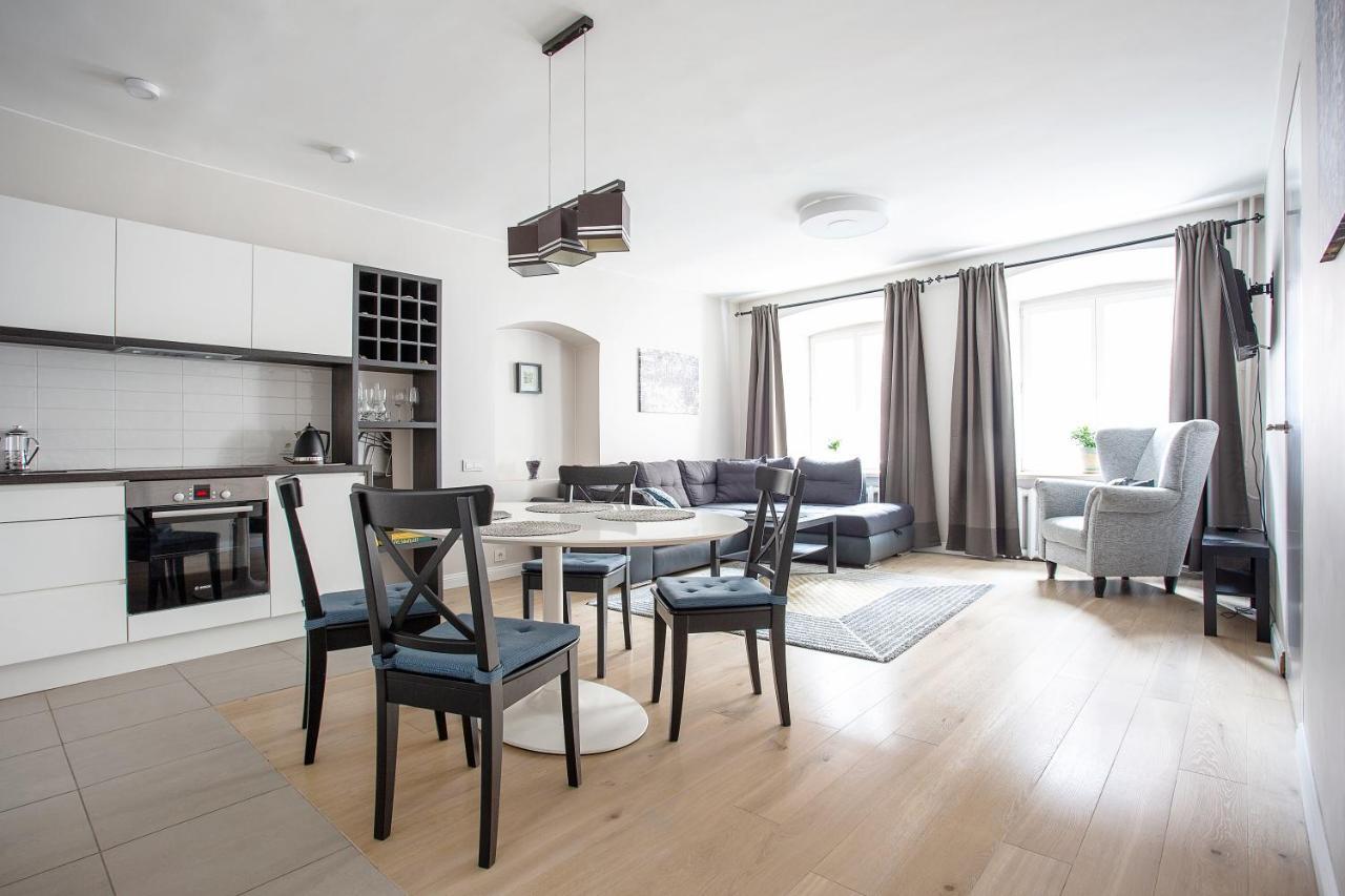 Baron'S Town Hall Apartments Вилнюс Екстериор снимка